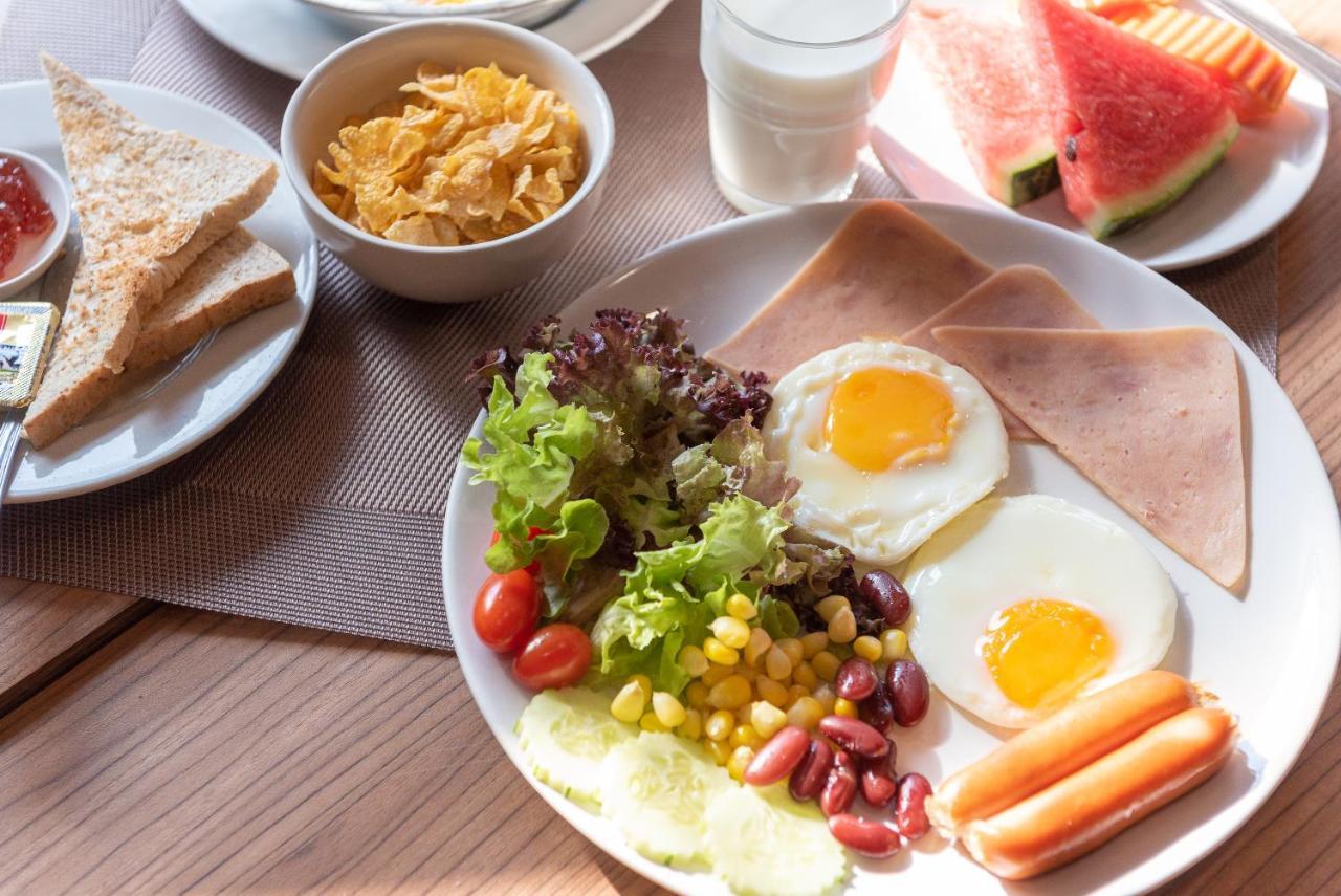 논타부리 팰리스 호텔  외부 사진